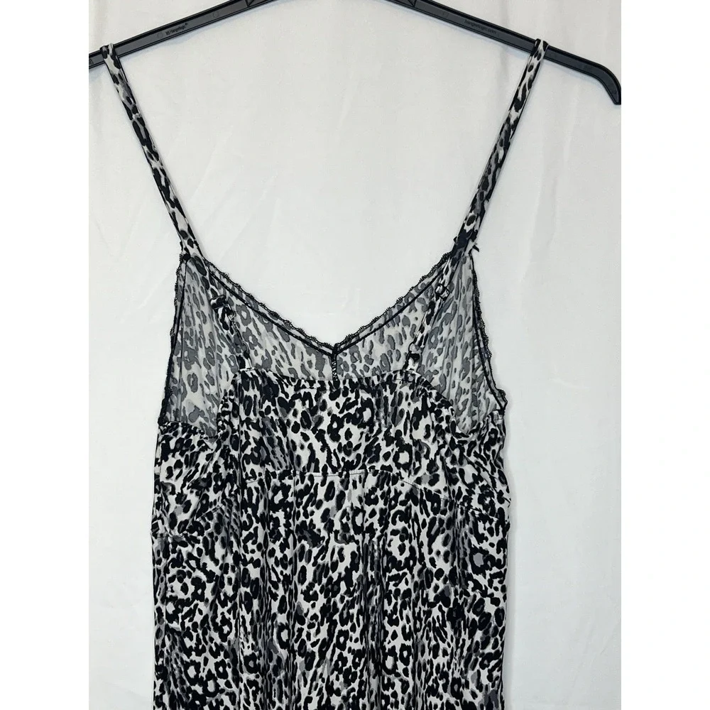 Delta Burke Women's‎ Size 1X Black & White Animal Print Babydoll Gown and Robe